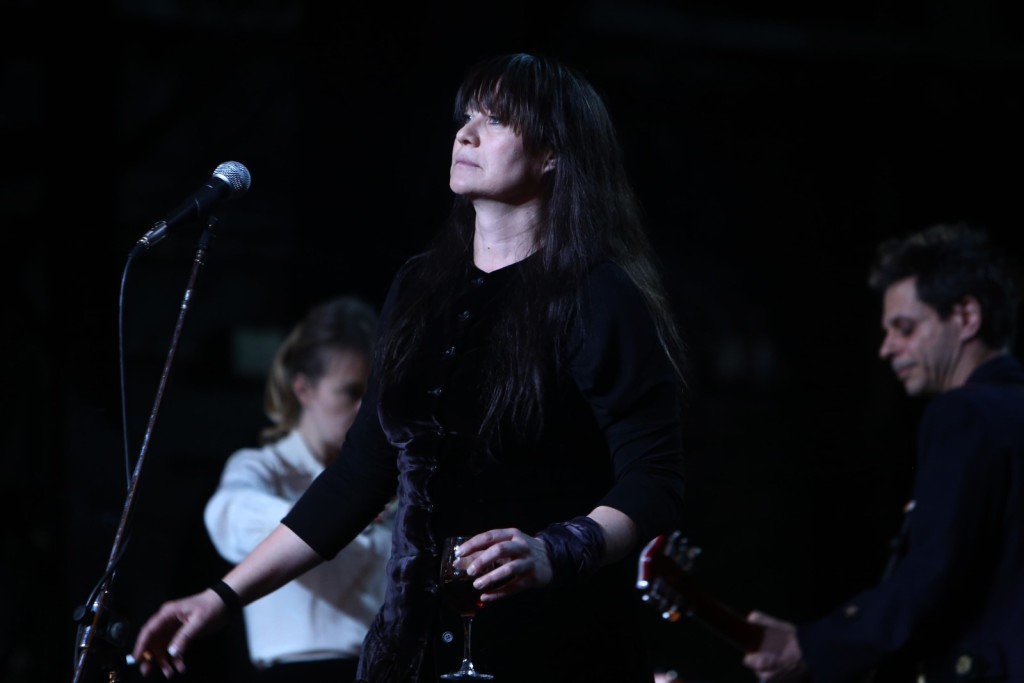 Nico alias Christa Päffgen auf der Bühne